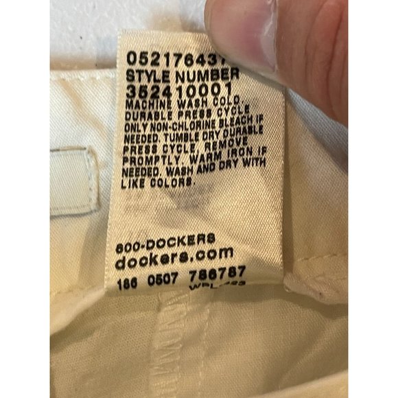 Dockers Womens Pockets Front Shorts Mid Rise Stretch Flat Front White Size 10 - Picture 9 of 9